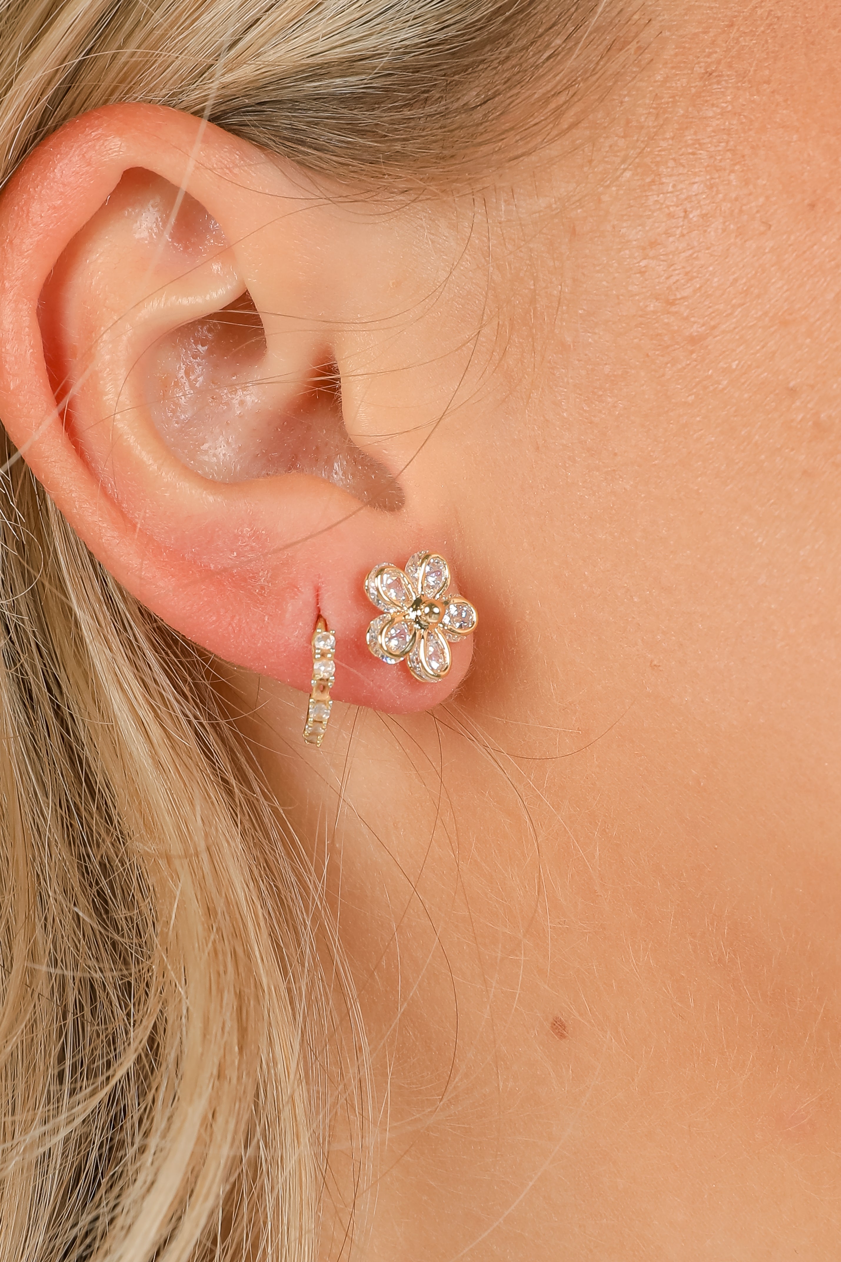 Avery Gold Flower Stud Earrings